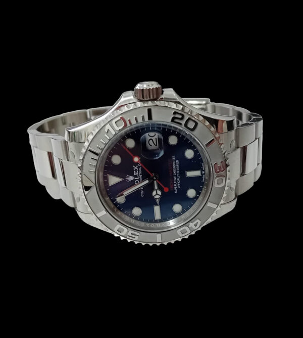 rolex yacht master steel blue 40 réplica esfera azul bisel platino vista en ángulo
