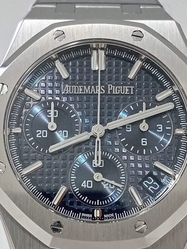 detalle esfera Audemars Piguet 26240 réplica superclon azul con subesferas de cronógrafo y fechador
