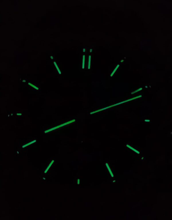 réplica Audemars Piguet Royal Oak 26240 luminiscencia índices y agujas verdes en la oscuridad